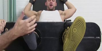 BDSM CUTE GUY TIED UP AND BARE FOOT TICKLED BY NAUGHTY DADDY
