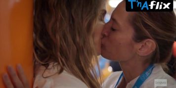 Beau Garrett Lesbian Scene  in Girlfriends' Guide To Divorce