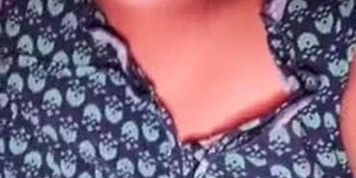 Indian desi girlfriend showing nude body in video sex chat