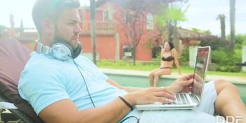 Fuck My Best Friend Gf After They Break Up - Anissa Kate