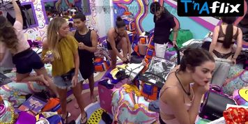 Jade Picon Bikini Scene  in Big Brother Brasil 2022
