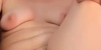 Webcam chocker chick rams her pussy rough
