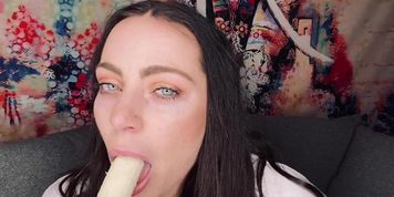 Banana Vid 2 (normal eating)