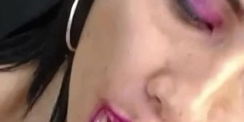 Violetli self toe sucking