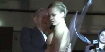PUBLIC SEX SHOWS - Busty stripper does dirty dance for you