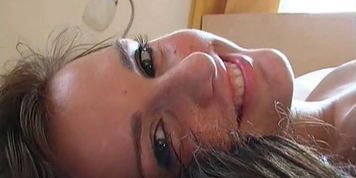 nice brunette girl masturbating (Isis Taylor)