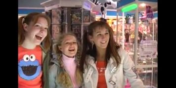 threesome lesbian
