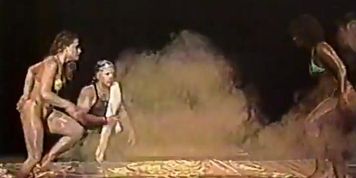 Gladiadoras en Aceite - Tormenta vs Tigresa (OilWrestling)