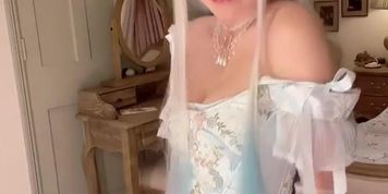B3ll3d3lph1n3 Cute (BelleDelphine)