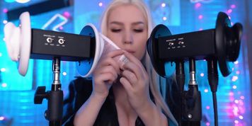 ASMR Mood 2 MICS Ear Licking