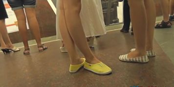Yummy ass of a blonde seen in real upskirt movie