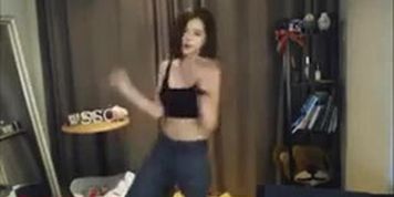 Korean sexy girl hot body sexy dance on webcam DJ Soda