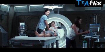 Kiersey Clemons Sexy Scene  in Flatliners