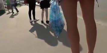 Clothing malfunction and a nude cheek