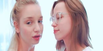 Lesbian Deepthroat Fest.....