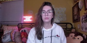 slim thicc thot showing off her sexy body for change (No shame, camwhore)