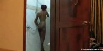 ebony stepsis 19 shows her tall body