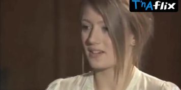 Gizem Karaca Sexy Scene  in Gizem Karaca Sexy In Socials - Videos