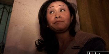 Long dong fits perfectly in a small pussy (Kitty Langdon)