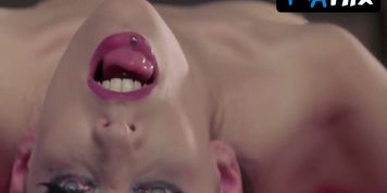 Guinevere Turner Breasts Scene  in Preaching To The Perverted