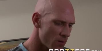 Brazzers - Stevie Shae & Johnny Sins - Teens Like It Hard