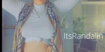 Bbw shakes her ass