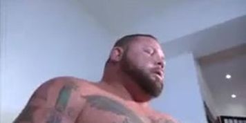 Bodybuilder Magnus Blowjob by Sean