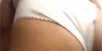 Novinha Dan&ccedil;ando Funk De Calcinha De Rendinha Enfiada Na Bundinha Gostosa