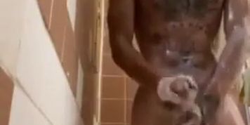 Thug Shower Srokin