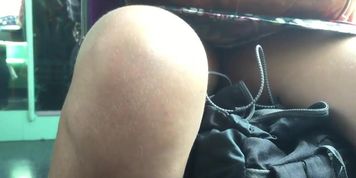 tram upskirt