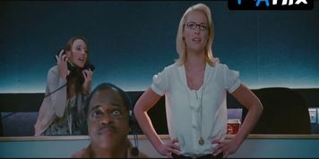 Tess Parker Bikini Scene  in The Ugly Truth