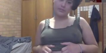 (Omegle) Hot girl show nipples to the cock