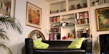 Highheeled brit spunking