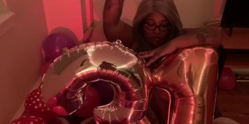 It&rsquo;s Cougar Bday !! (Hazelnutxxx)