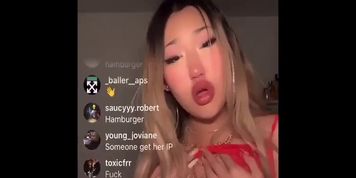 Emma.waifux shows boobs on live