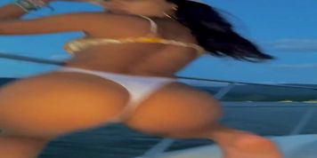 Carol Neves