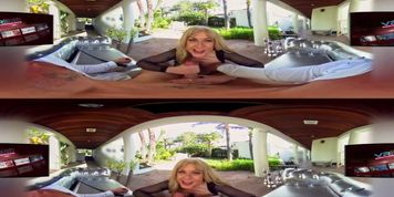 VRHush - Nina Hartley Delivers Confidence in a Big Way
