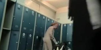 Redhead amateur shows her sexy body in changing room