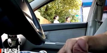 Car Flash 2 women