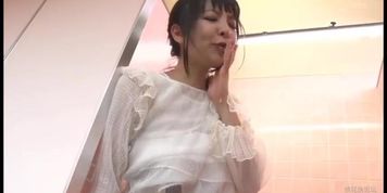 GIRO-035 I Got Aphrodisiac Toilet Paper On A Girls' Toilet, So I Did Not Know Anything And My Wife Who W