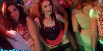 Cfnm babes get oral sex