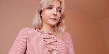 Perfect ass and boobs teen blonde webcam solo