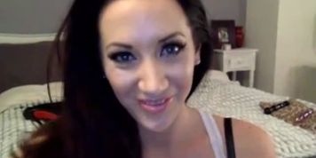 Hot Webcam Show From Stunning Hottie