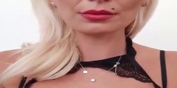 Sexy Blonde Smoking Cam Model Boobs & Lingerie 1-Ita (Kaylana Reese)
