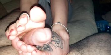 New color on my toes new footjob handjob. Full video for sale (Pretty Toes)