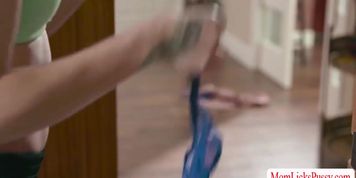 MILF Mona Wales makes stepdaughter Chloe licks her pussy (Chloe Temple)