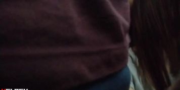 Flash Bulge To Girls and Teens