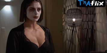 Dina Felix Da Costa Sexy Scene  in Massa Fresca