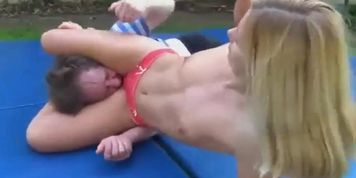 HOT !!!!! Girl wrestling man 3