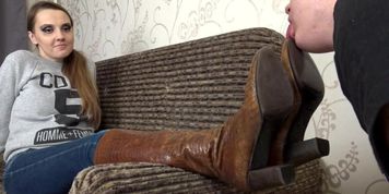 Boots licking